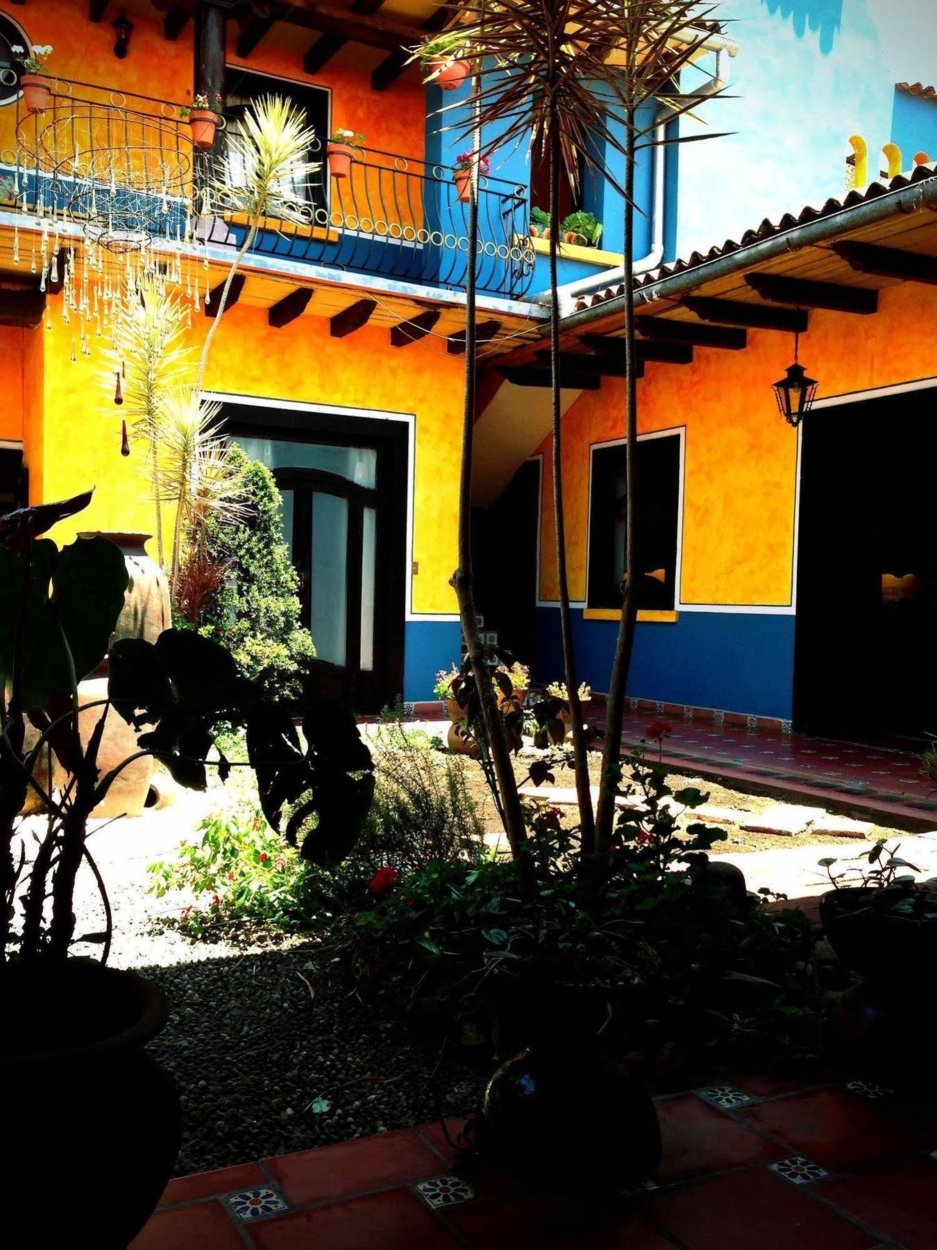 مبيت وإفطار Uruapan  Casa Chikita المظهر الخارجي الصورة